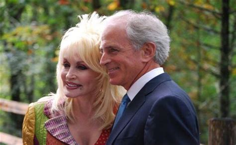 Dolly Parton Bio, Net Worth, Age, Height, Husband,。